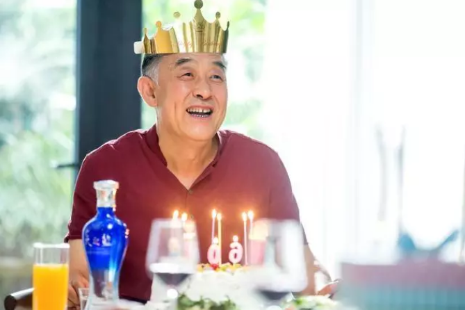 張譯、張國(guó)立、李建義領(lǐng)銜都市情感劇《我的親爹和后爸》今晚重磅播出! 張譯、張國(guó)立、李建義領(lǐng)銜都市情感劇《我的親爹和后爸》今晚重磅播出!