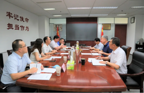 省委宣傳部副部長魏長民帶領(lǐng)部政策法規(guī)研究室同志來山影集團調(diào)研指導(dǎo) 省委宣傳部副部長魏長民帶領(lǐng)部政策法規(guī)研究室同志來山影集團調(diào)研指導(dǎo)