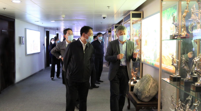 省委常委、宣傳部部長白玉剛一行到山東影視傳媒集團調(diào)研